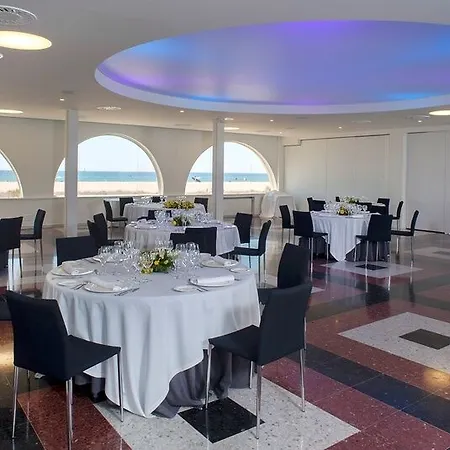 プラヤフェルス ホテル 4*