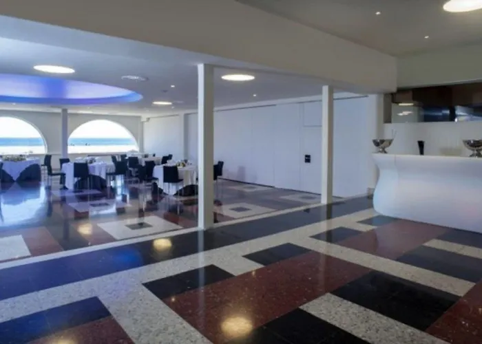 普拉亚费尔斯酒店 酒店 卡斯特尔德费尔斯